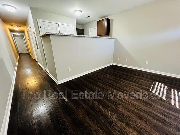 4th image of 311 N Holly St