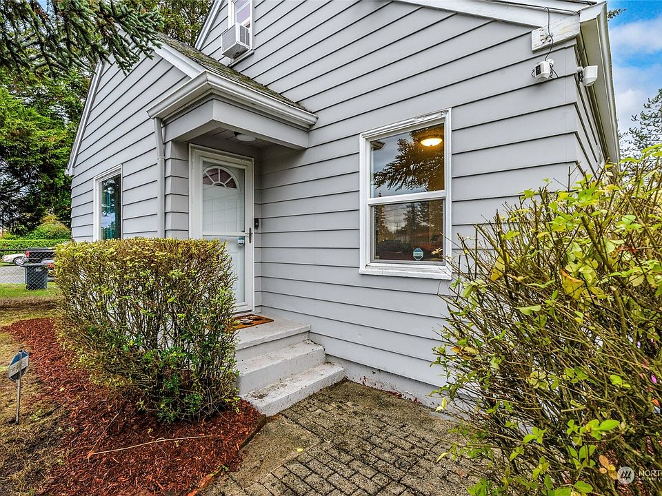 1st image of 10904 Lakeview Avenue SW