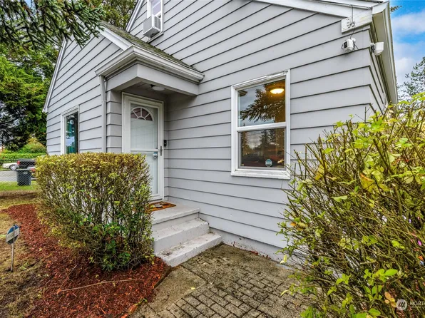 10904 Lakeview Avenue SW, Lakewood, WA 98499