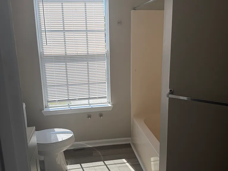 2933 Waters Edge Ct W — Photo 6