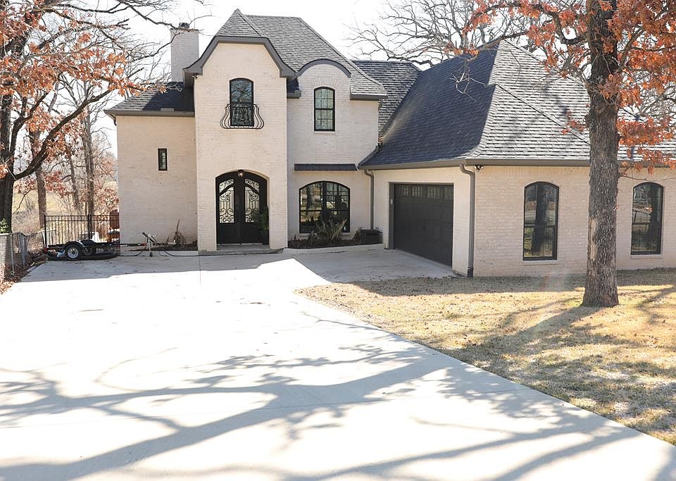 1st image of 107 Cottonwood Trl