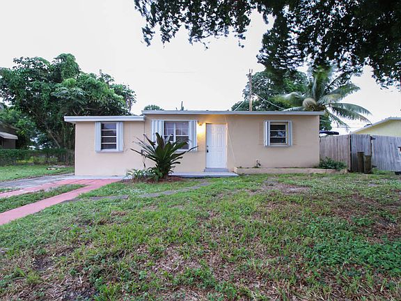 2nd image of 2832 NE 13th Ave