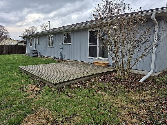 4th image of 1407 Hanson Dr