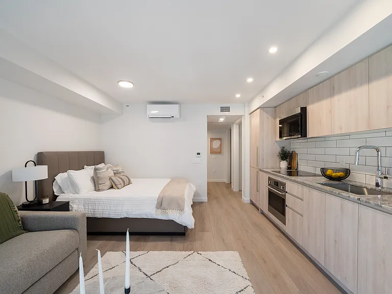 510 Richards St #705 — Photo 13
