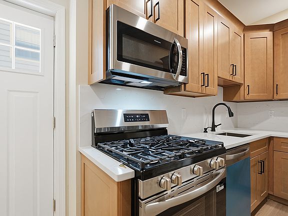 Unit 1 Gas Stove and Microwave