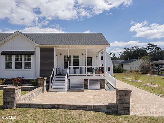 3rd image of 125 Lejeune Road