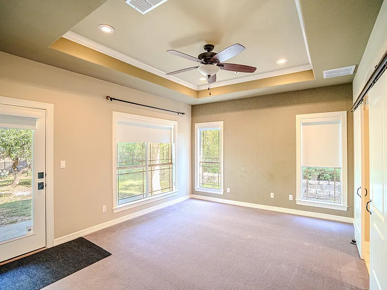 218 Hazeltine Dr — Photo 13