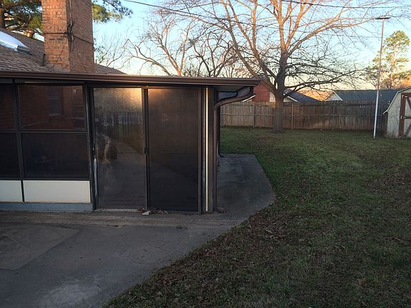 4th image of 800 Lakeview Dr