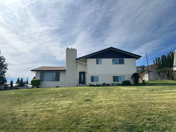 702 N 51st Ave, Yakima, WA 98908