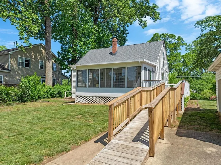 4038 Poplar St — Photo 11