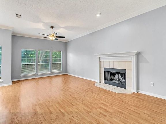 4th image of 2504 Plumgrove Cir