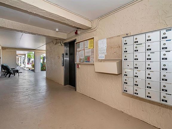 3rd image of 936 Virginia St APT 201
