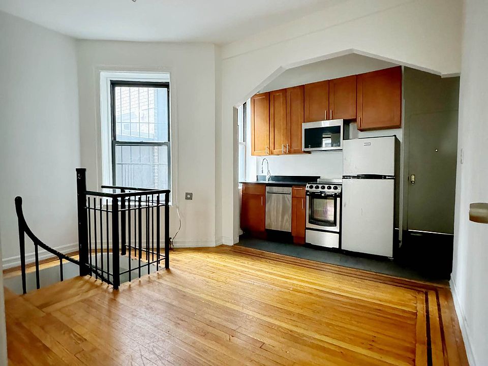 1st image of 635 E 9th St APT 2