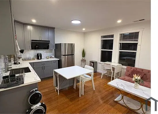 3 bed, 3544 sqft, $3,650 — Photo 3
