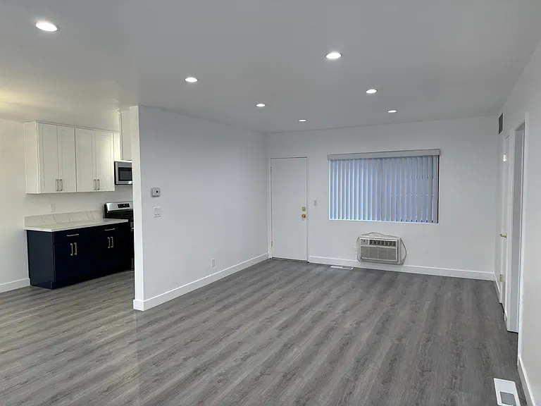 1171 Justin Ave #2 — Photo 4