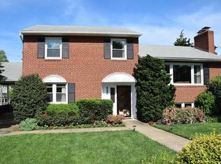 2219 N Powhatan St, Arlington, VA 22205