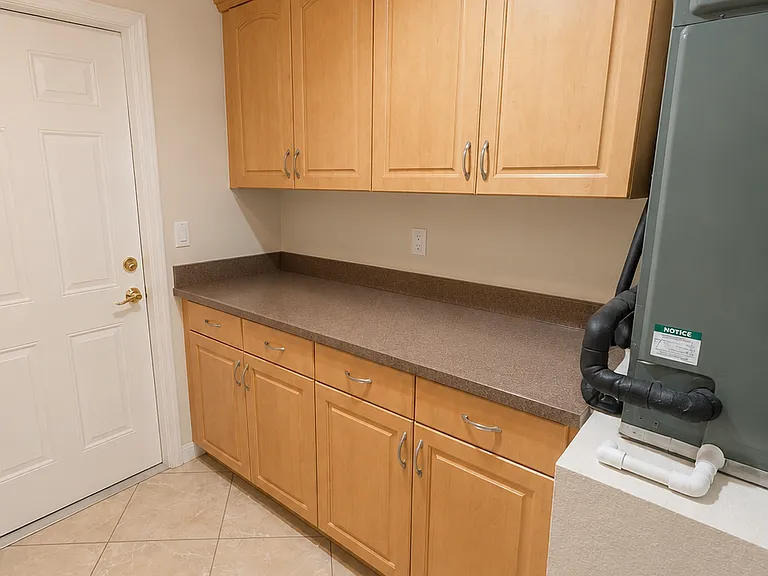 1750 N Valencia Dr — Photo 13