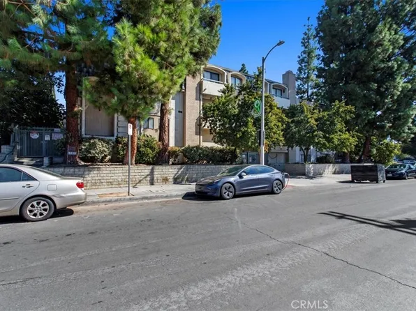 7230 Kelvin Ave APT 6, Winnetka, CA 91306