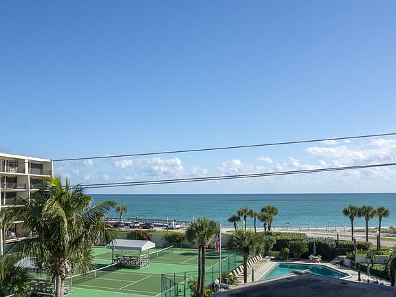 4th image of 3939 Ocean Dr Ph 7C