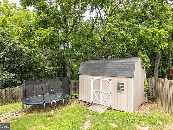 4th image of 119 Summer Lake Dr