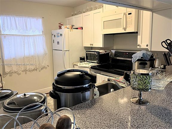 4th image of 19851 SW 114th Ave APT 307