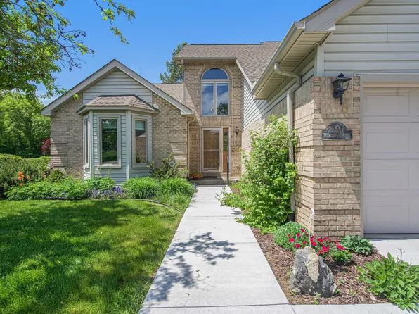 1323 Wedgewood Cir, Saline, MI 48176