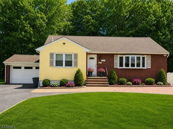 286 N Livingston Ave, Livingston Twp., NJ 07039