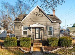 420 S Walnut St, Trenton, IL 62293
