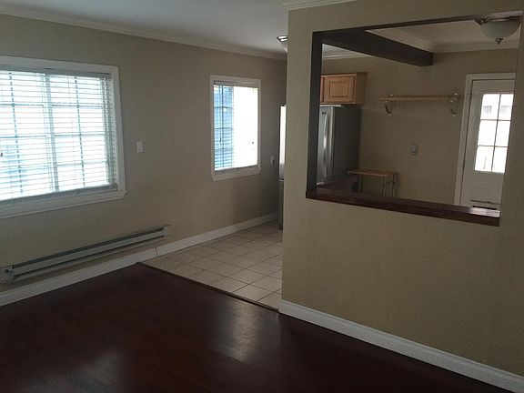 5th image of 4315 Ingraham St