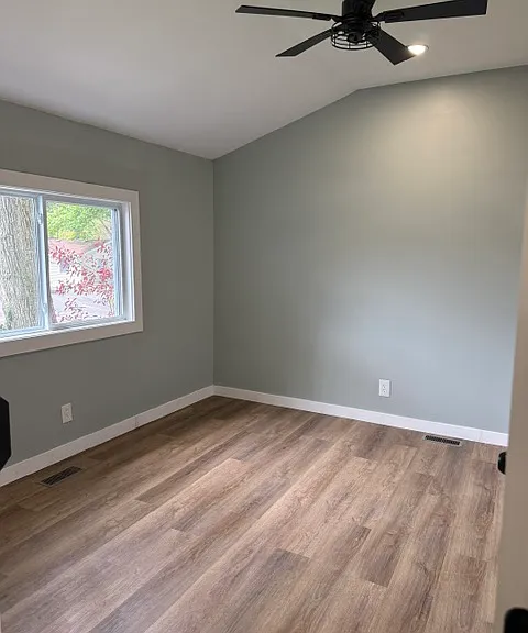 805 Woodland Ter — Photo 11