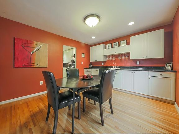 5th image of 1213 Sherman St
