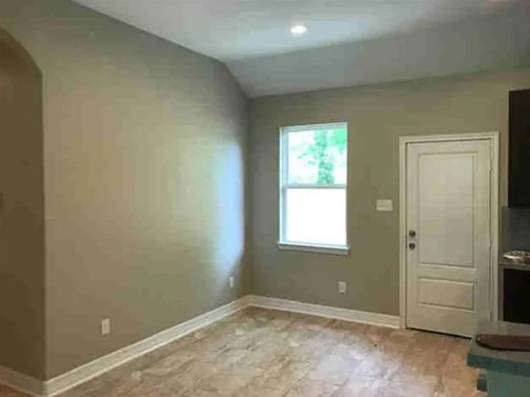 7911 Observatory St — Photo 5