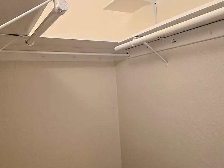 1415 E 2nd St #9 — Photo 12
