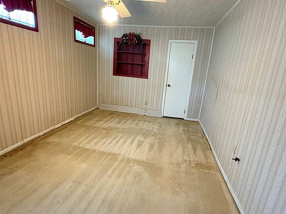 3rd image of 2101 SE 14th Ave