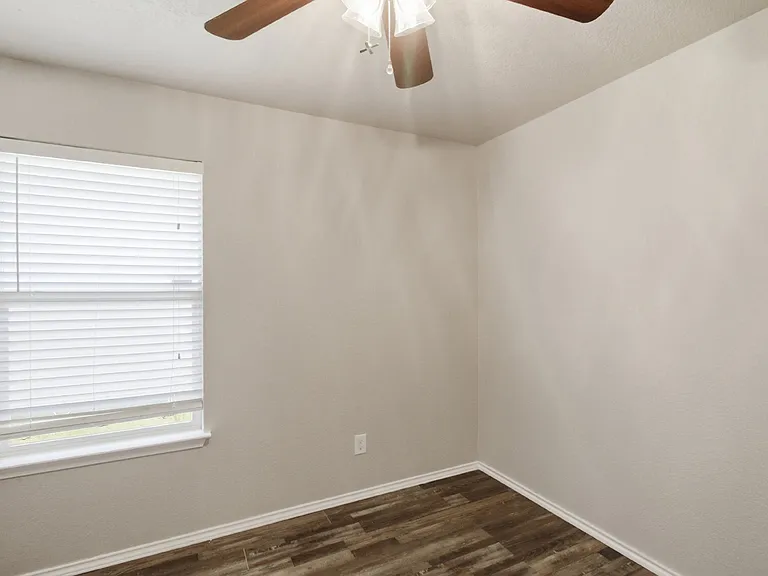 2334 Camberly Vw — Photo 21