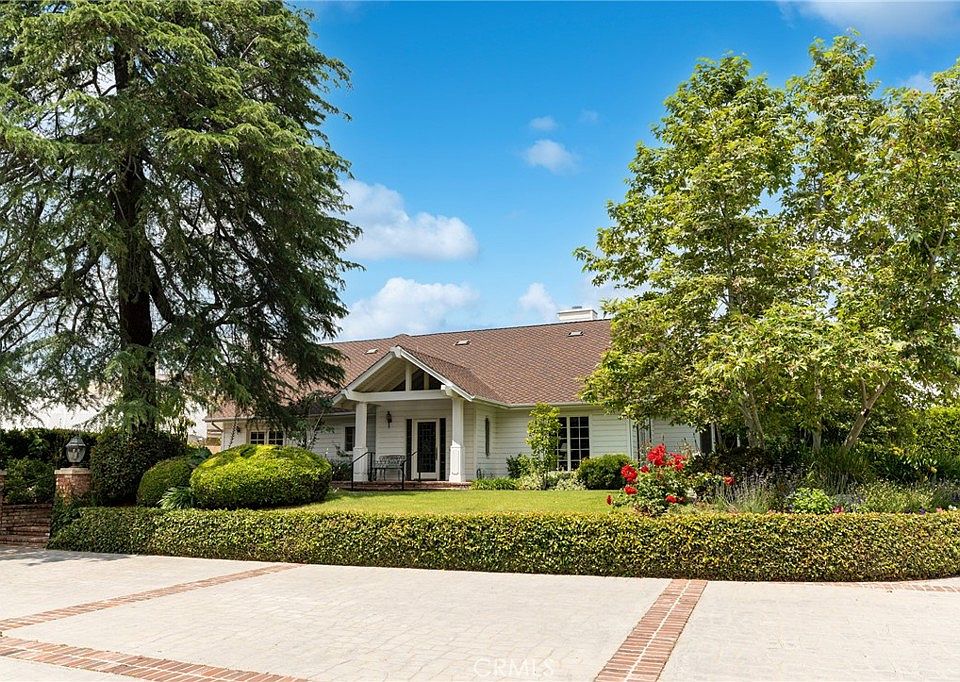 1st image of 5327 Vanalden Ave