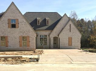 440 Saunders Creek Dr, Rossville, TN 38066