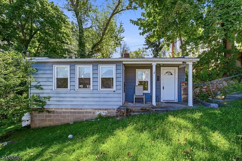 2 bed, 1.0 bath, $2,000 — Photo 1