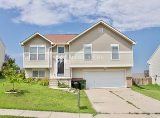 16128 Cottonwood Ave, Omaha, NE 68136