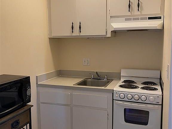 5th image of 457 Tallwood St Unit 102