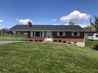 170 Colonial Dr, Christiansburg, VA 24073