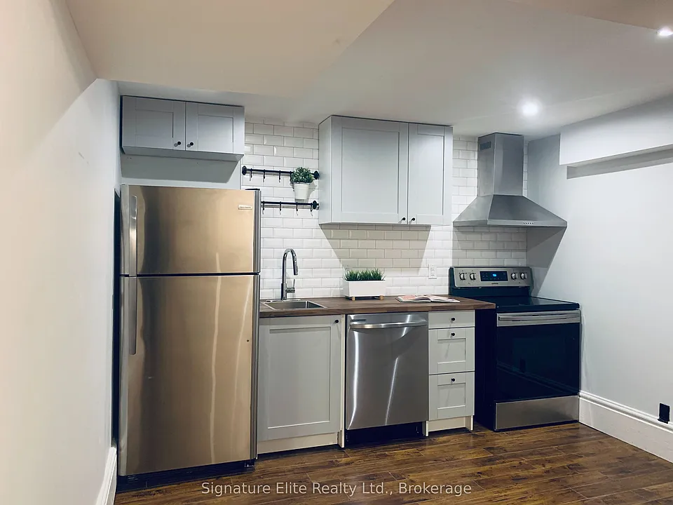 43 Marblehead Cres #BASEMENT