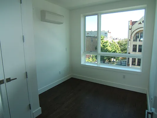 Rented by Joel Weisz, LREB | media 53
