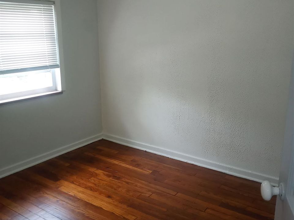 1226 Album 2nd Bedroom 1