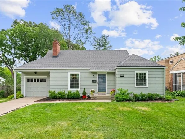 4953 Adams St, Westwood, KS 66205