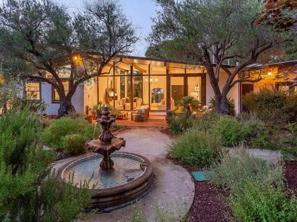 2 Grove Ct, Portola Valley, CA 94028