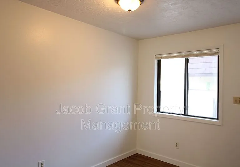 731 N Fanning Ave #733 — Photo 4