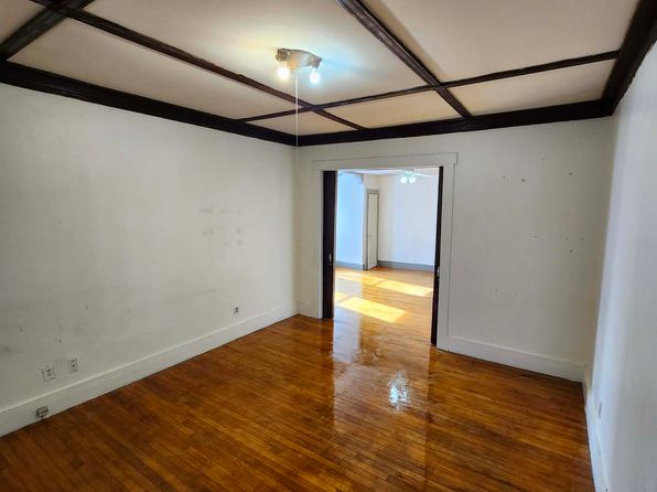 19 Lakewood St APT 1