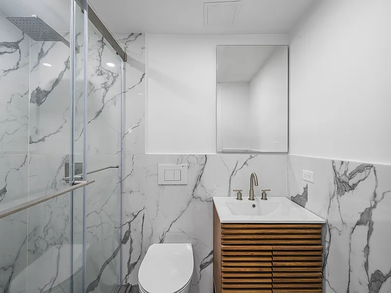 243 E 31st St #1 — Photo 10