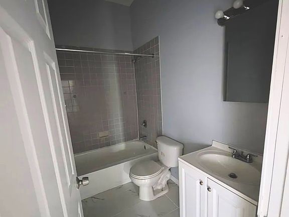 4th image of 546-554 Prospect St APT 8
